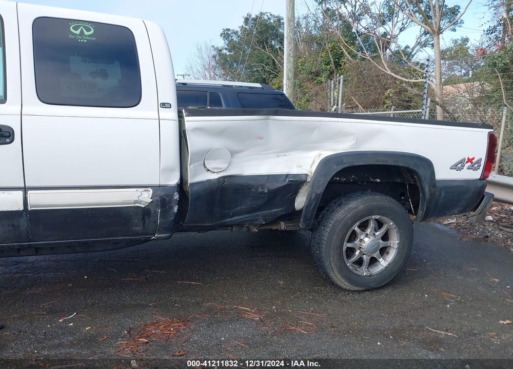 2003 CHEVROLET SILVERADO 2500HD LS VIN: 1GCHK29U43E153955