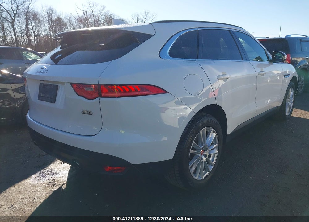 2019 JAGUAR F-PACE VIN: SADCK2FX4KA601422