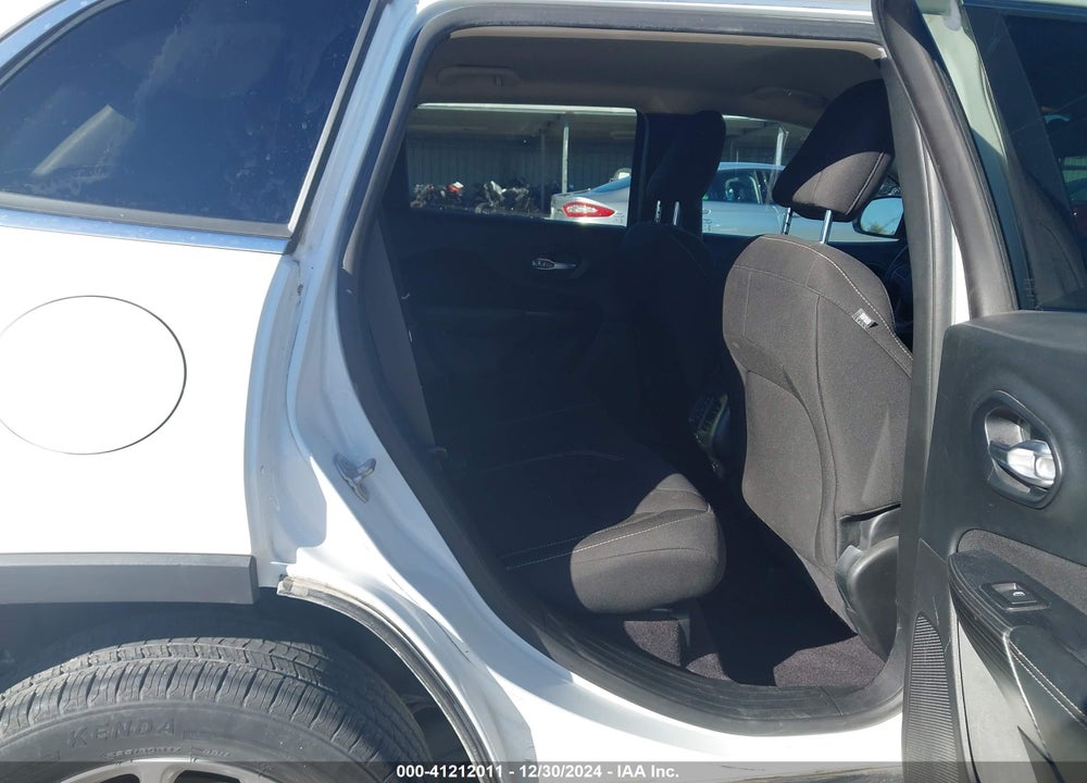 2016 JEEP CHEROKEE LATITUDE VIN: 1C4PJLCB0GW230574