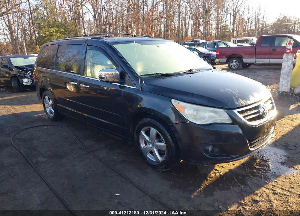 2010 VOLKSWAGEN ROUTAN SEL PREMIUM VIN: 2V4RW6DX1AR250733