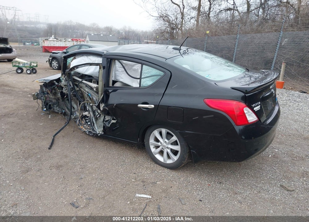 2014 NISSAN VERSA 1.6 SL VIN: 3N1CN7AP4EL828312