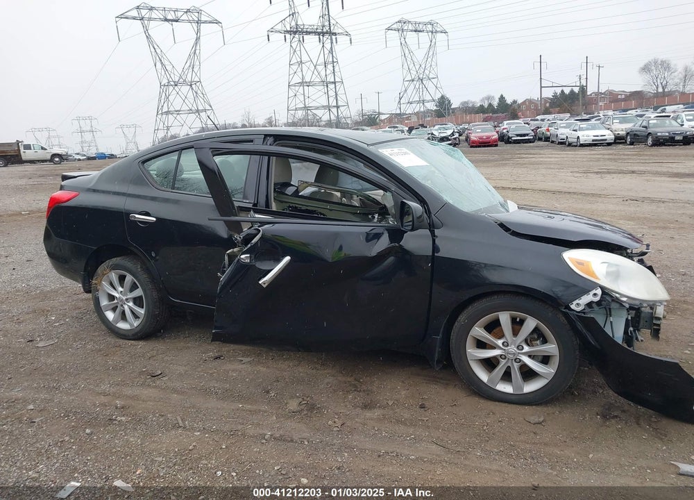 2014 NISSAN VERSA 1.6 SL VIN: 3N1CN7AP4EL828312