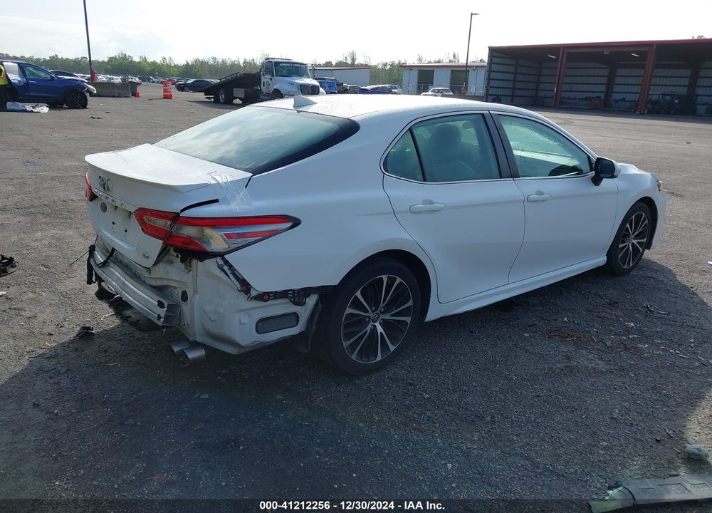 2019 TOYOTA CAMRY VIN: 4T1B11HK7KU754618