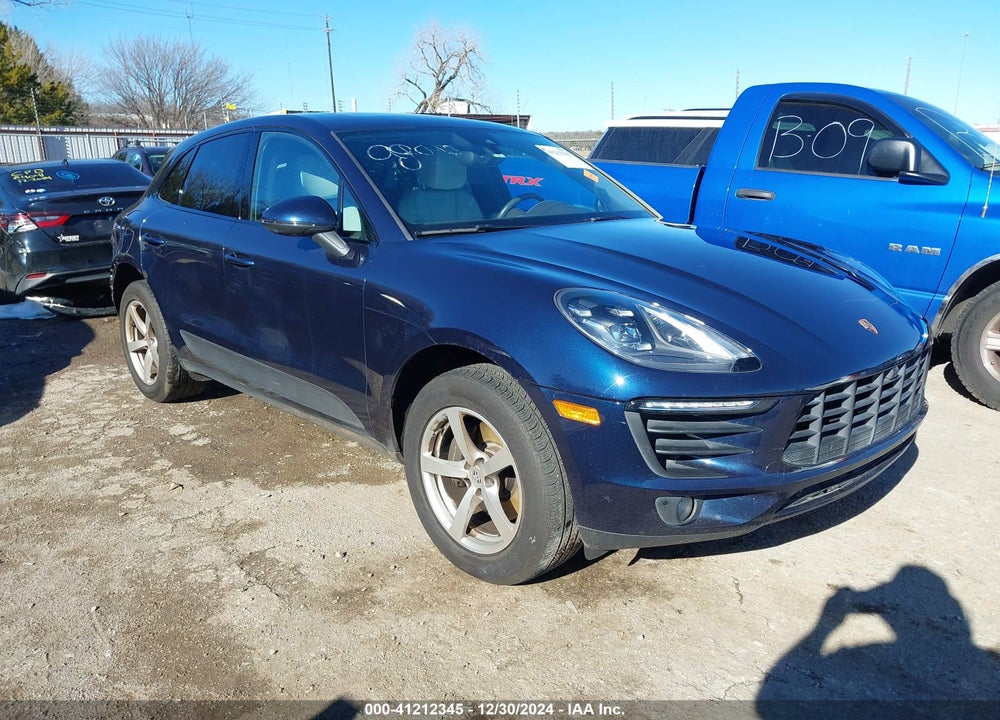 2017 PORSCHE MACAN VIN: WP1AA2A5XHLB07458