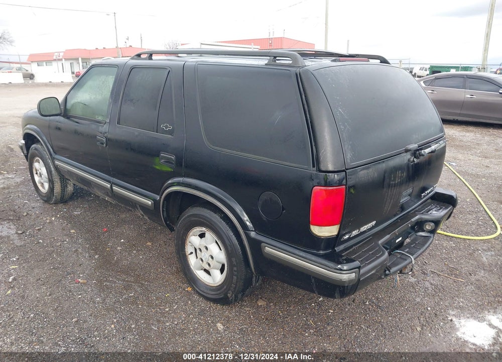 1998 CHEVROLET BLAZER LS VIN: 1GNDT13W1W2174436