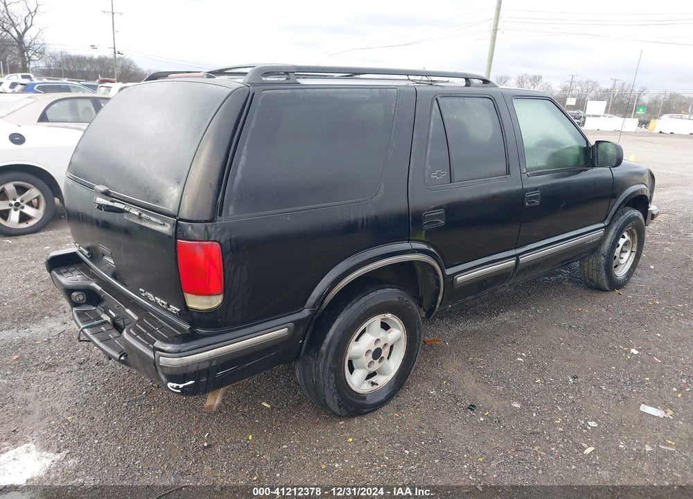 1998 CHEVROLET BLAZER LS VIN: 1GNDT13W1W2174436