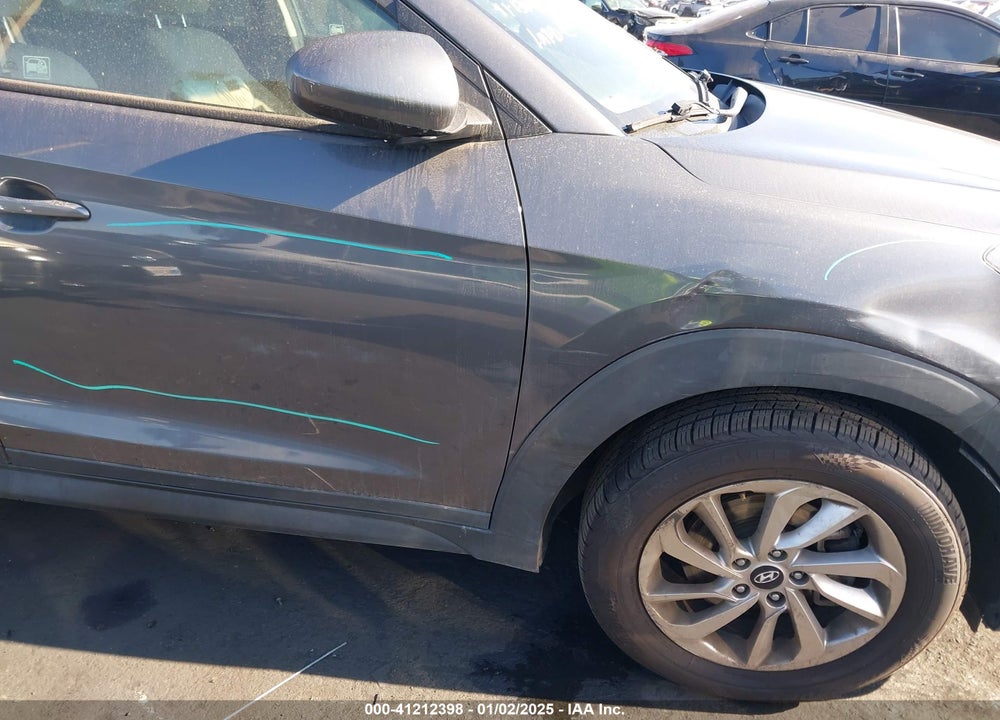 2018 HYUNDAI TUCSON SE VIN: KM8J23A41JU811393