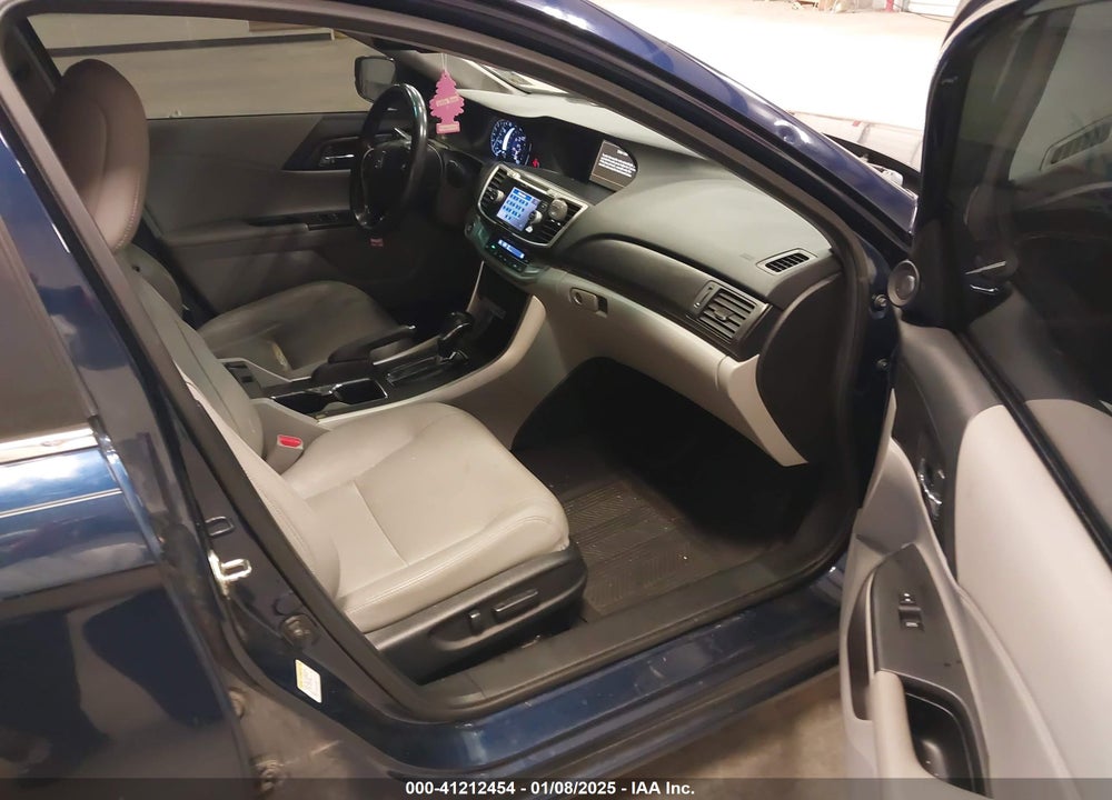2014 HONDA ACCORD VIN: 1HGCR2F83EA212714
