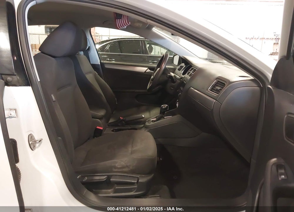 2015 VOLKSWAGEN JETTA VIN: 3VWD17AJ8FM269719