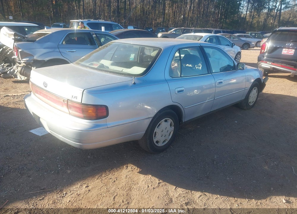 1994 TOYOTA CAMRY LE VIN: 4T1SK12E7RU354584