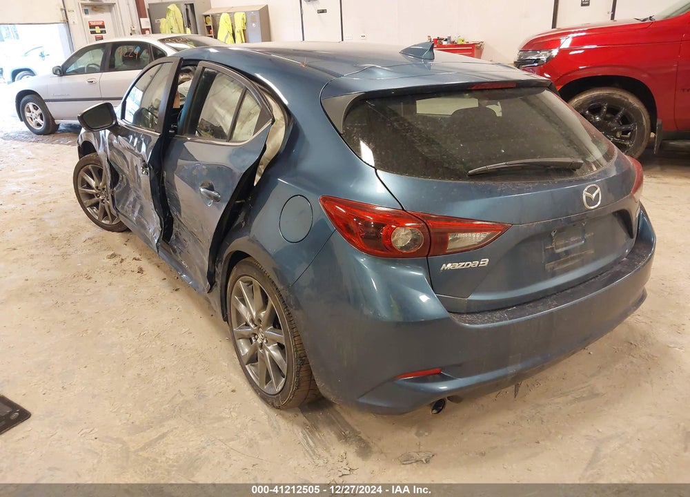 2018 MAZDA MAZDA3 VIN: 3MZBN1M38JM266169