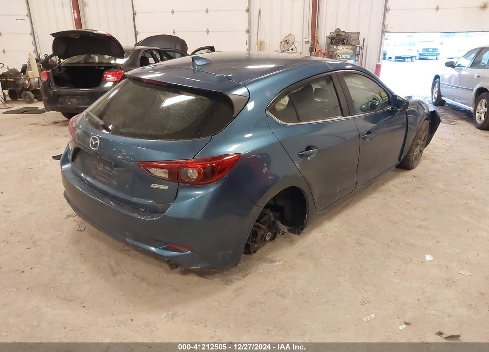 2018 MAZDA MAZDA3 VIN: 3MZBN1M38JM266169