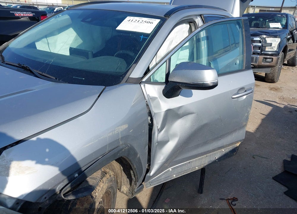 2019 TOYOTA RAV4 LE VIN: 2T3G1RFV5KW042102