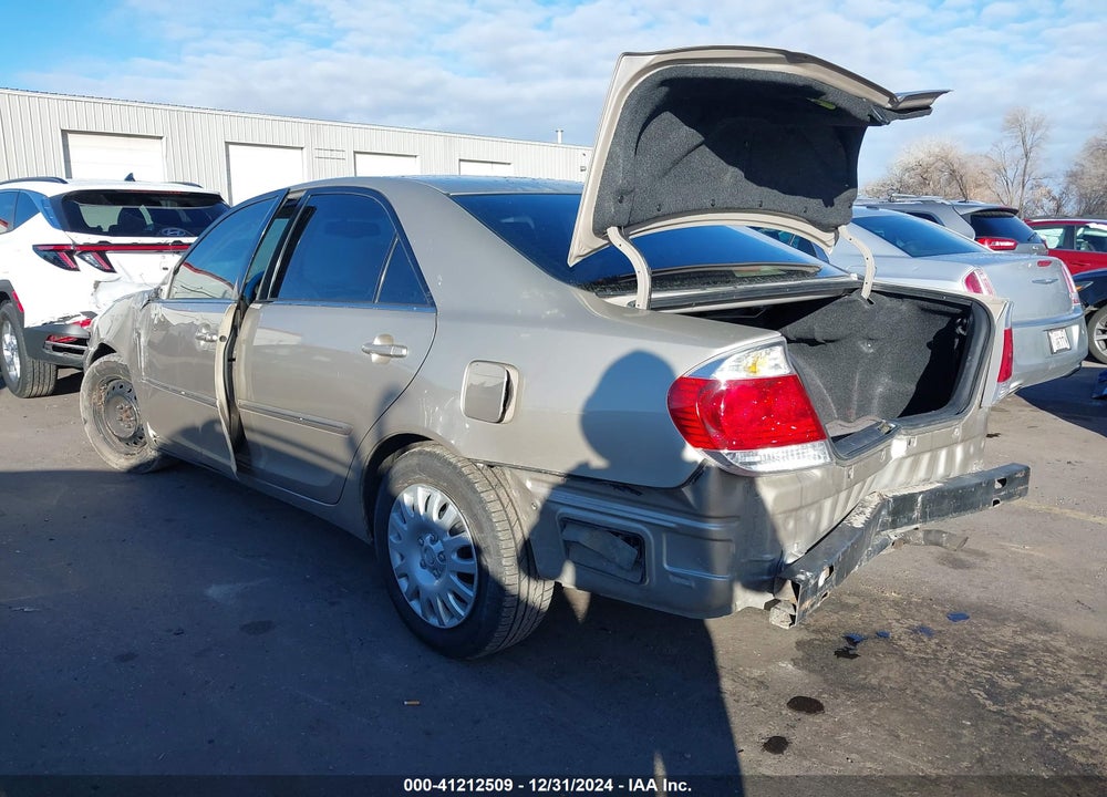 2005 TOYOTA CAMRY XLE VIN: 4T1BE32K35U062661