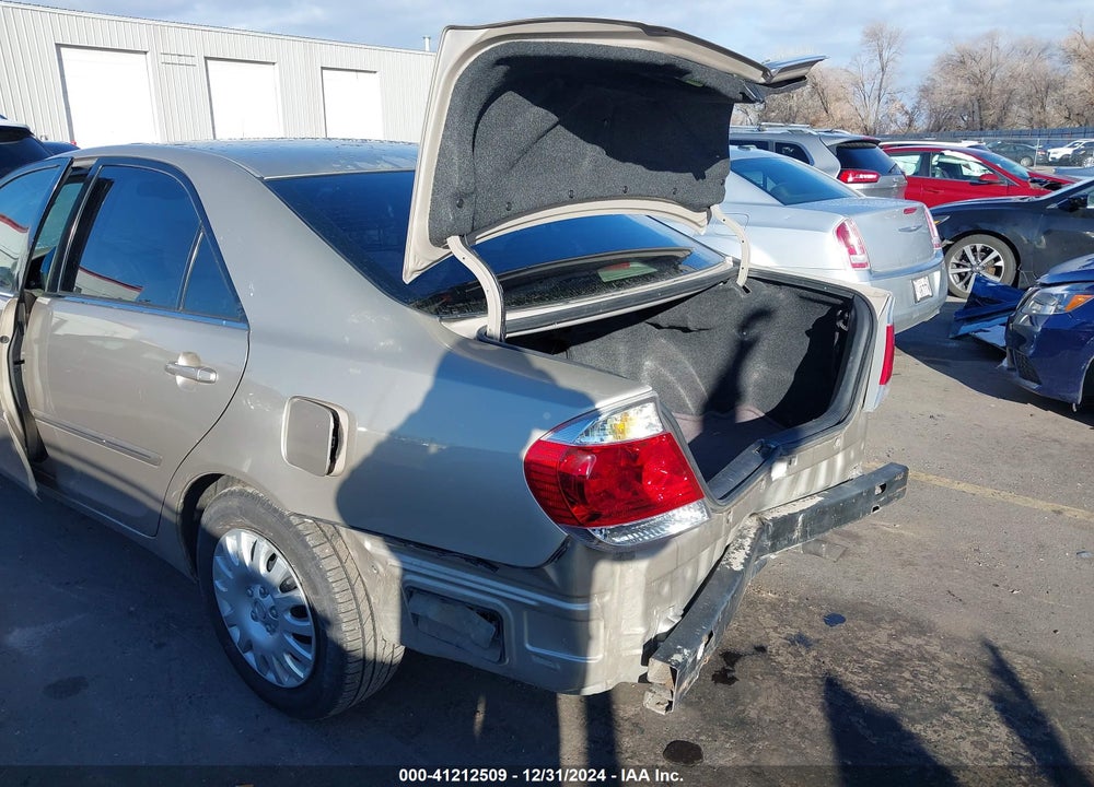 2005 TOYOTA CAMRY XLE VIN: 4T1BE32K35U062661