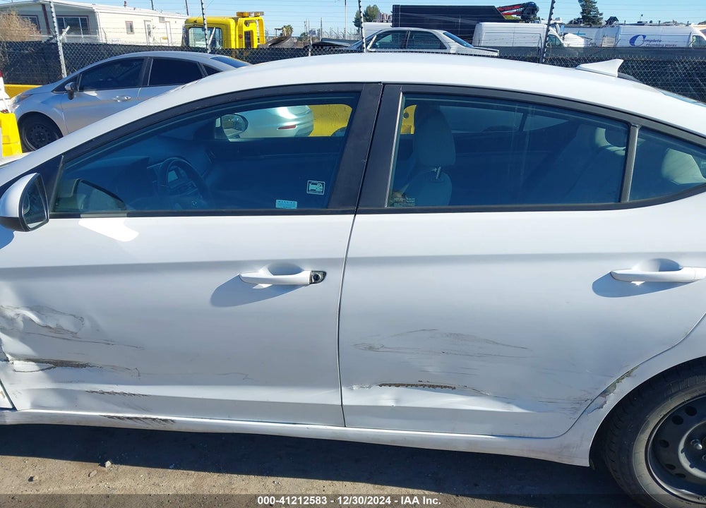 2017 HYUNDAI ELANTRA VIN: 5NPD74LF9HH062788