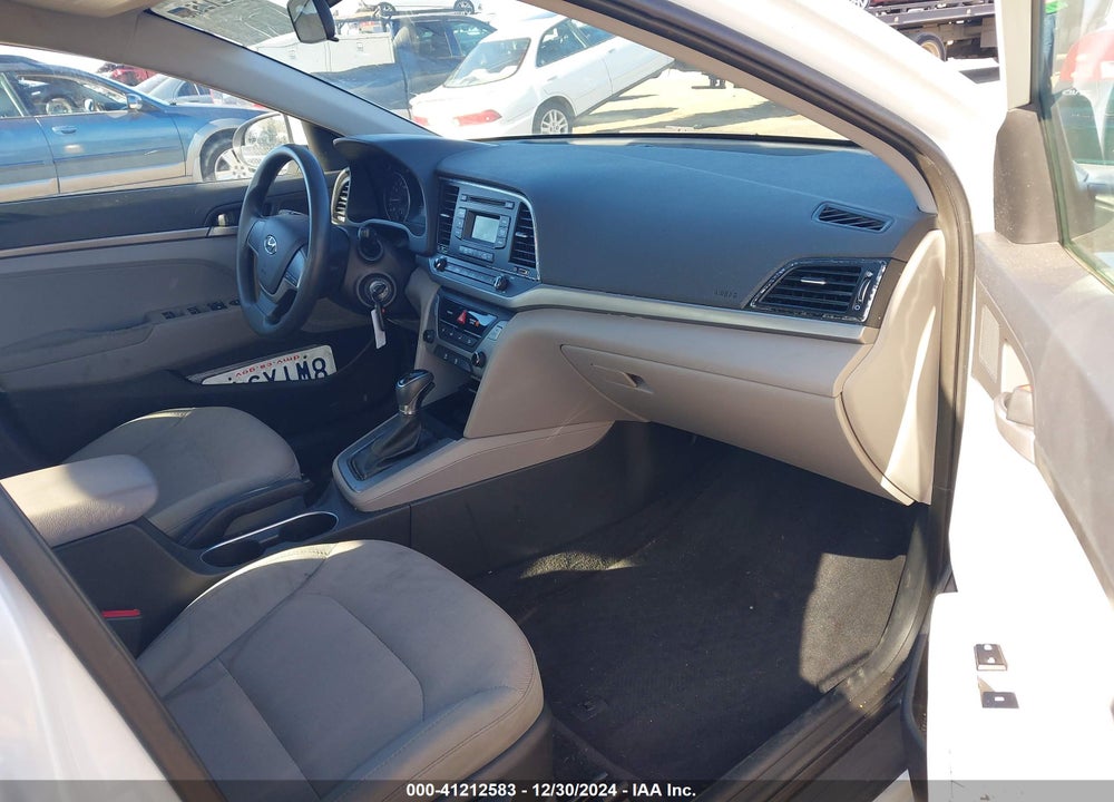 2017 HYUNDAI ELANTRA VIN: 5NPD74LF9HH062788