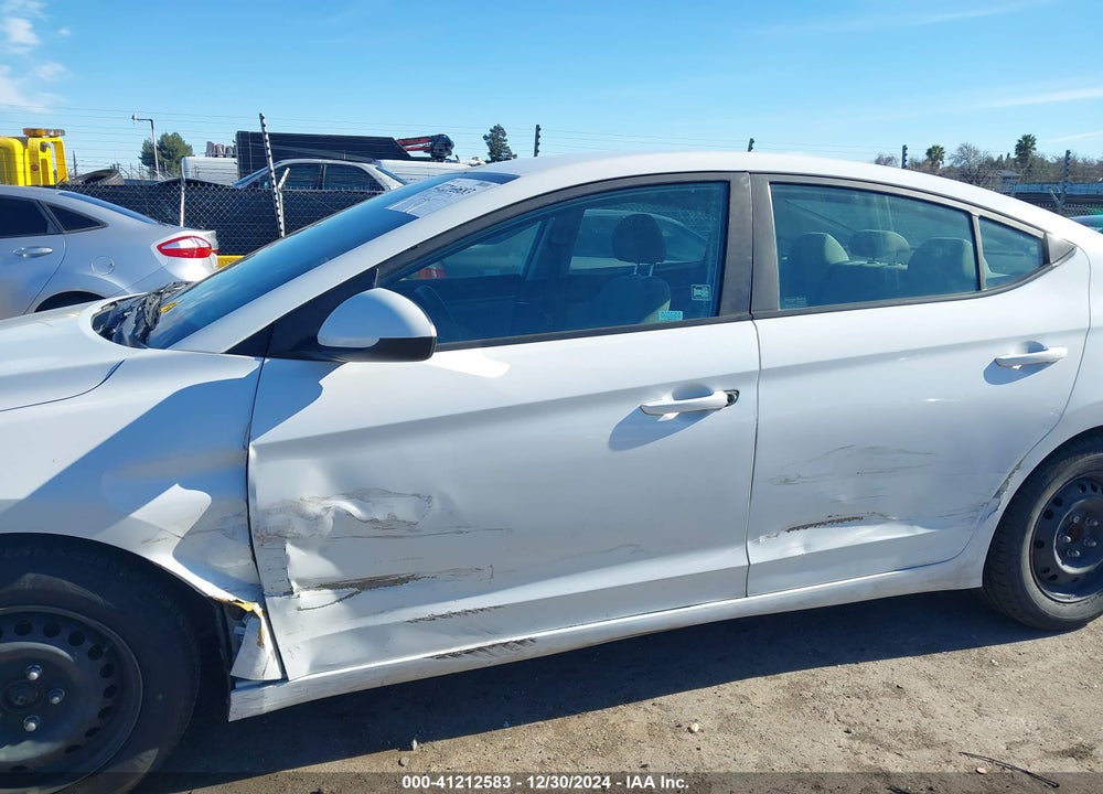 2017 HYUNDAI ELANTRA VIN: 5NPD74LF9HH062788