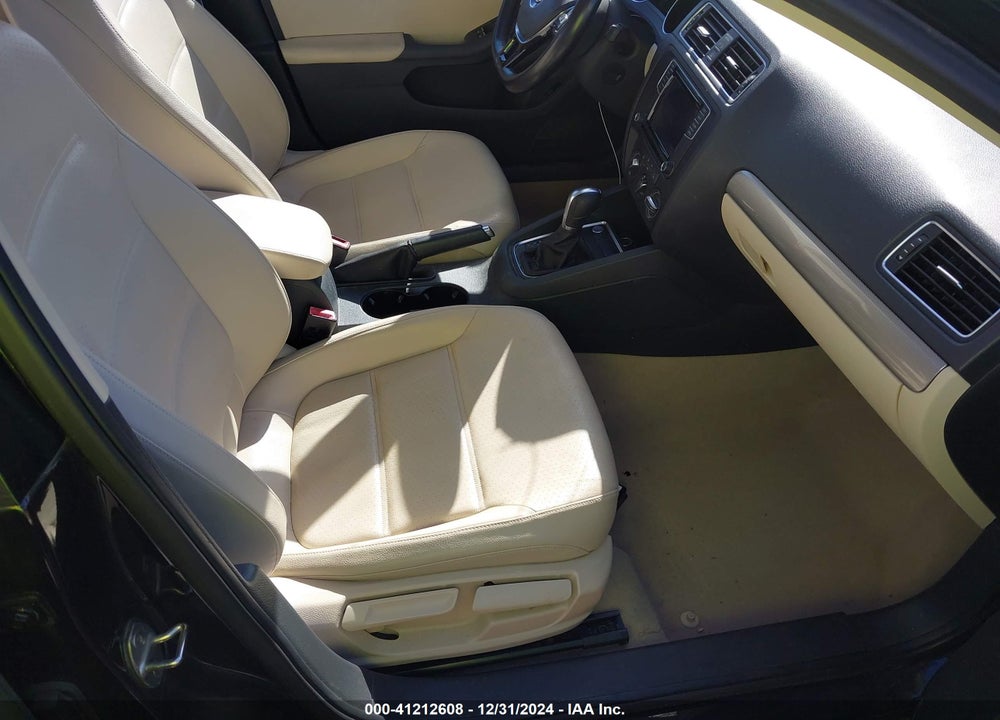 2016 VOLKSWAGEN JETTA VIN: 3VWD67AJ8GM384758