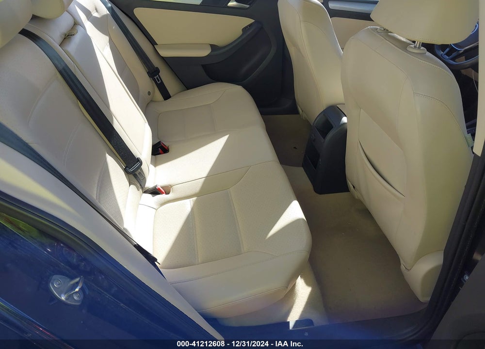 2016 VOLKSWAGEN JETTA VIN: 3VWD67AJ8GM384758