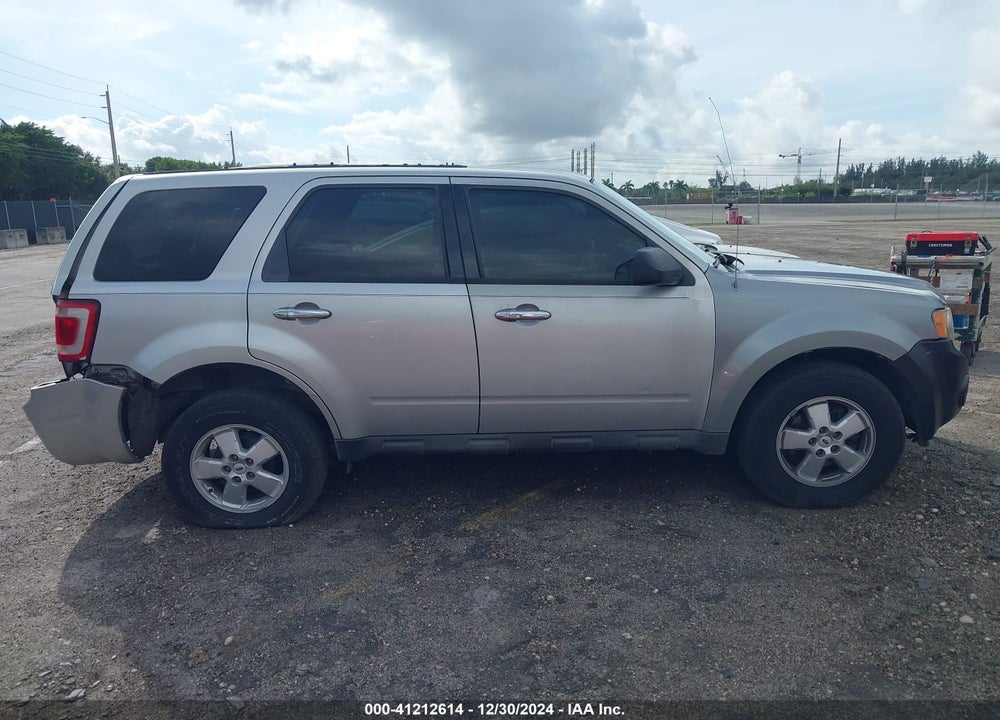2009 FORD ESCAPE XLS VIN: 1FMCU927X9KA42821