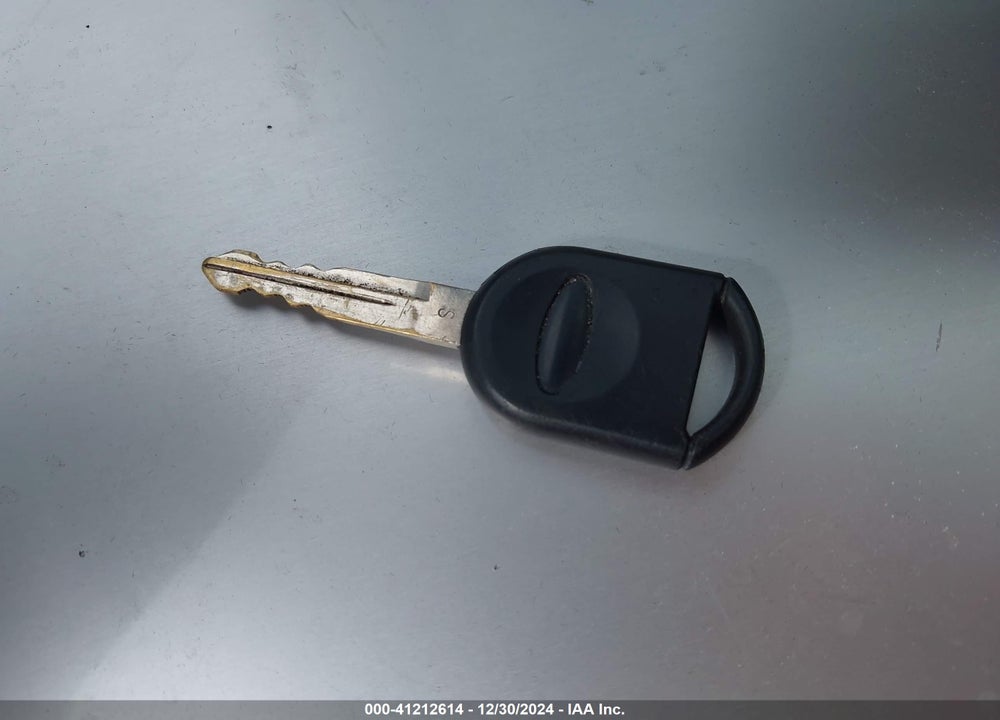 2009 FORD ESCAPE XLS VIN: 1FMCU927X9KA42821