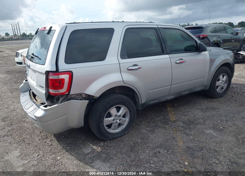 2009 FORD ESCAPE XLS VIN: 1FMCU927X9KA42821