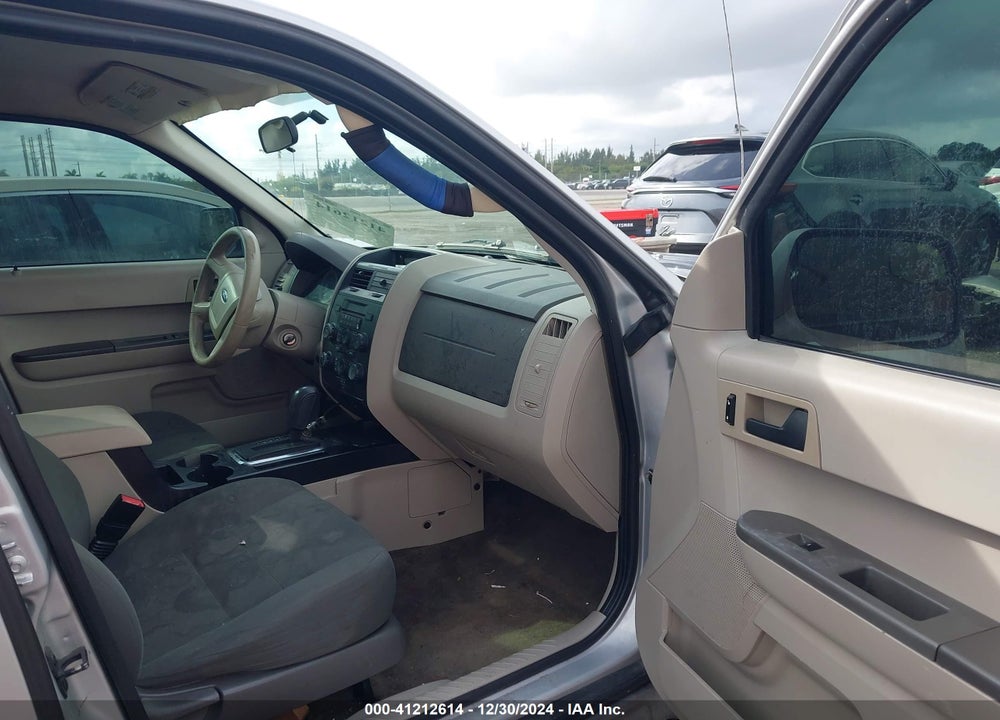 2009 FORD ESCAPE XLS VIN: 1FMCU927X9KA42821