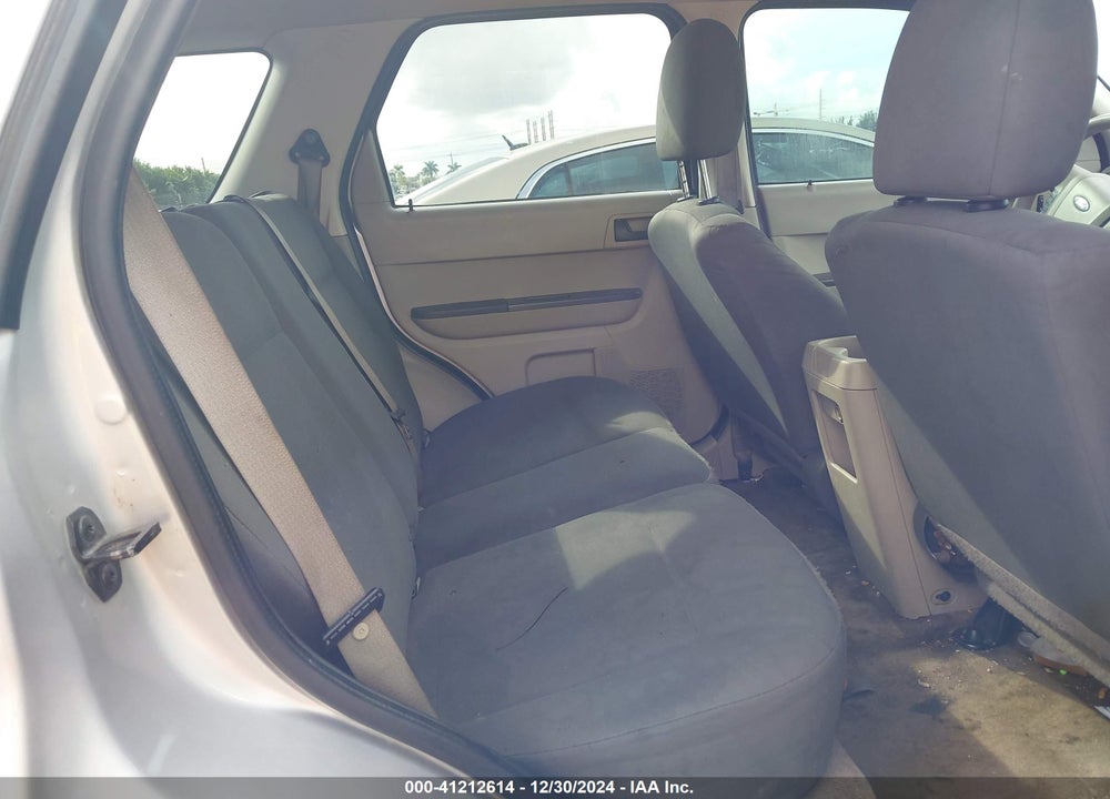2009 FORD ESCAPE XLS VIN: 1FMCU927X9KA42821
