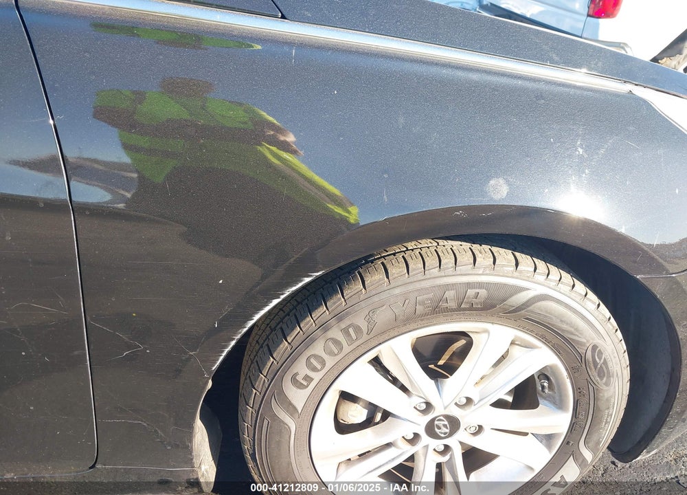 2013 HYUNDAI SONATA GLS VIN: 5NPEB4AC6DH728947