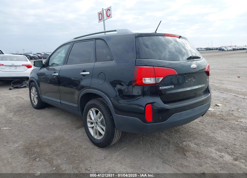 2014 KIA SORENTO LX VIN: 5XYKTCA61EG434871