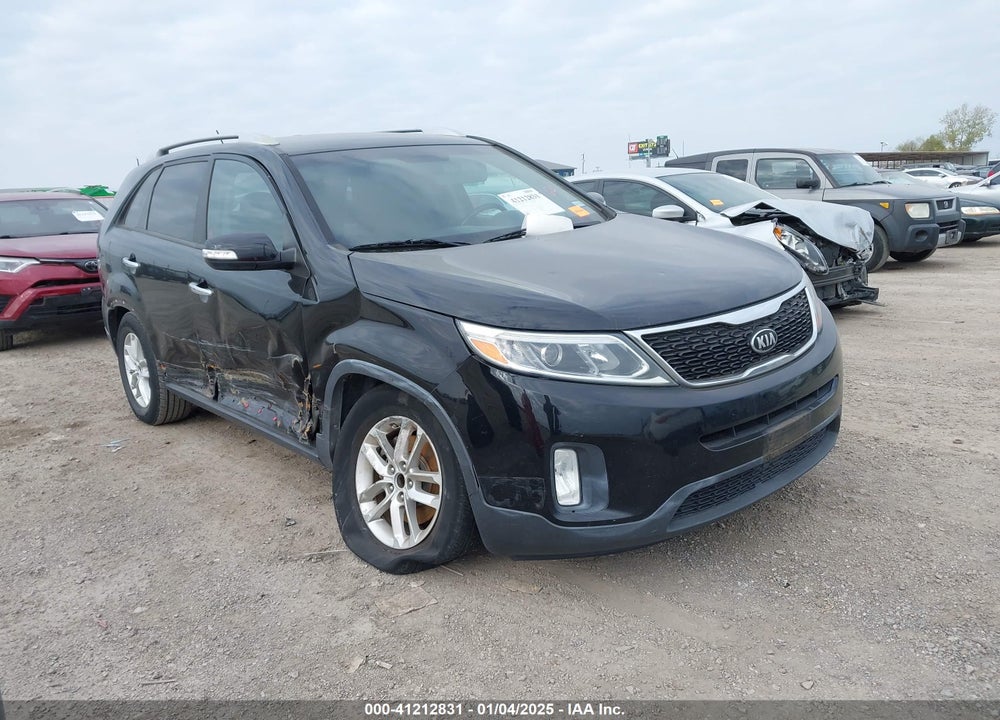 2014 KIA SORENTO LX VIN: 5XYKTCA61EG434871