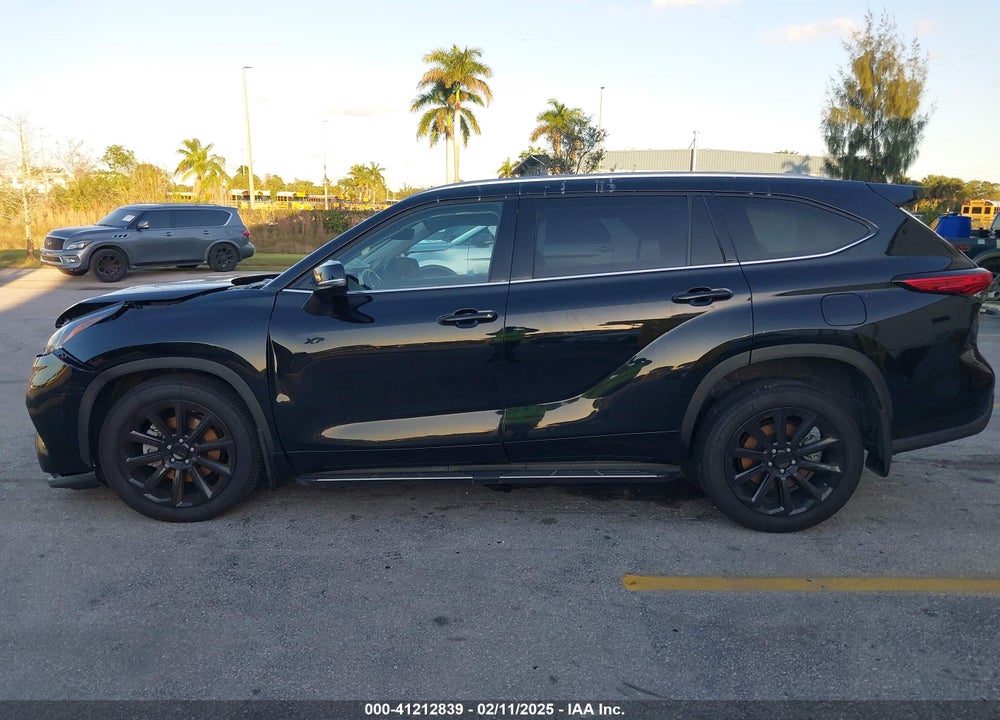 2022 TOYOTA HIGHLANDER VIN: 5TDFZRBH9NS239025