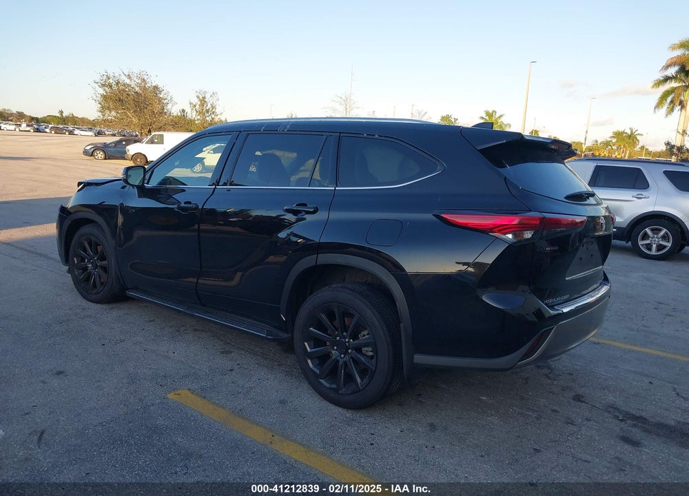 2022 TOYOTA HIGHLANDER VIN: 5TDFZRBH9NS239025