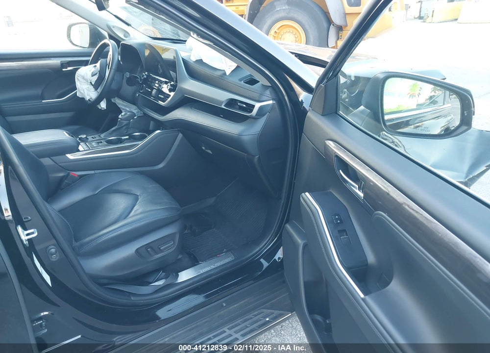 2022 TOYOTA HIGHLANDER VIN: 5TDFZRBH9NS239025