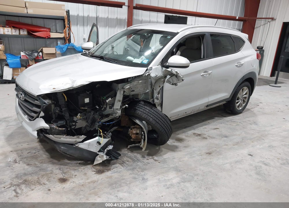 2016 HYUNDAI TUCSON SE VIN: KM8J3CA49GU092884