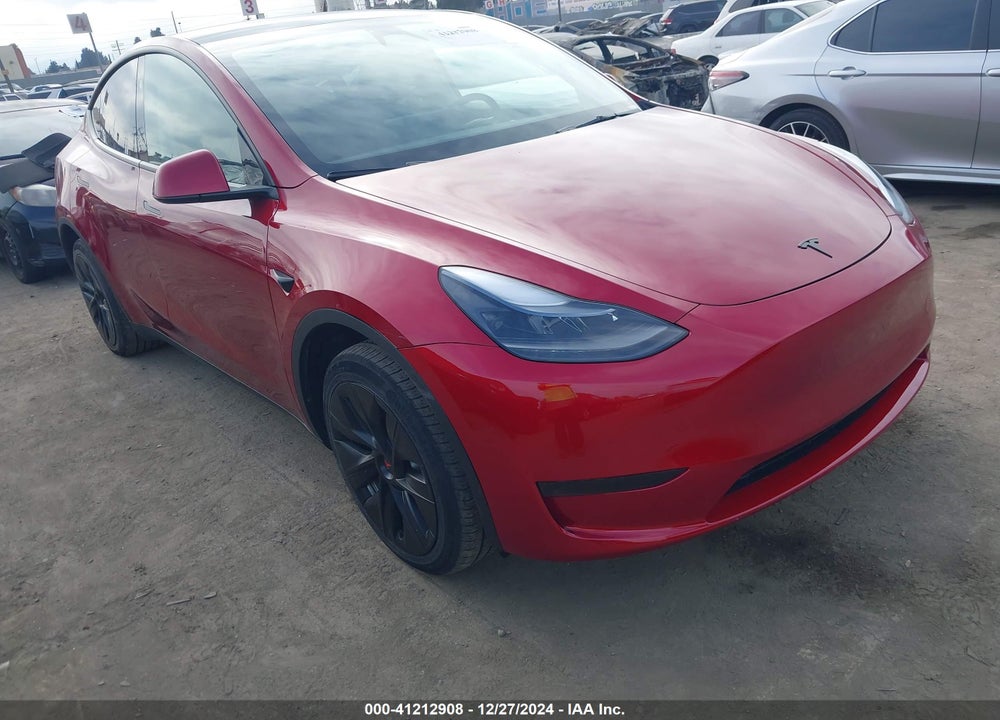 2024 TESLA MODEL Y VIN: 7SAYGDED7RF052678