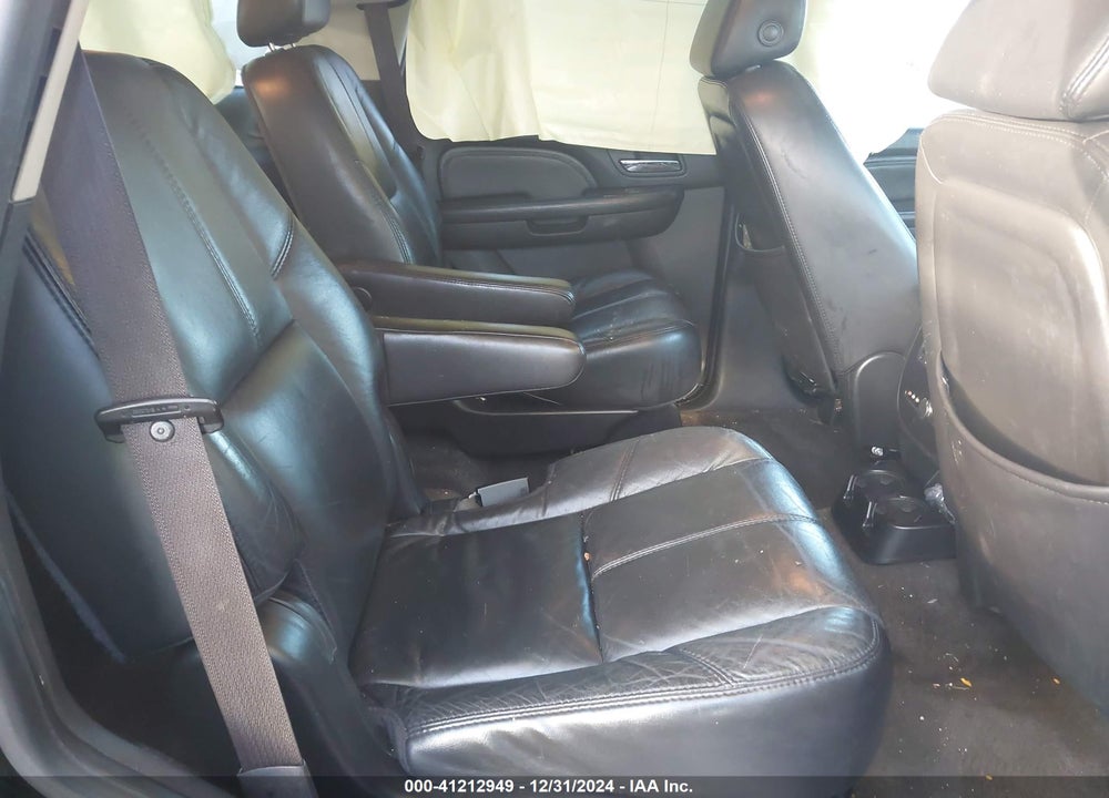 2007 GMC YUKON DENALI VIN: 1GKFK638X7J368607