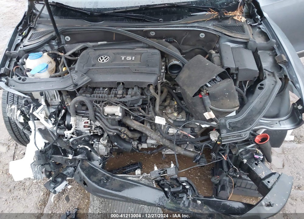 2017 VOLKSWAGEN PASSAT VIN: 1VWDT7A37HC081421