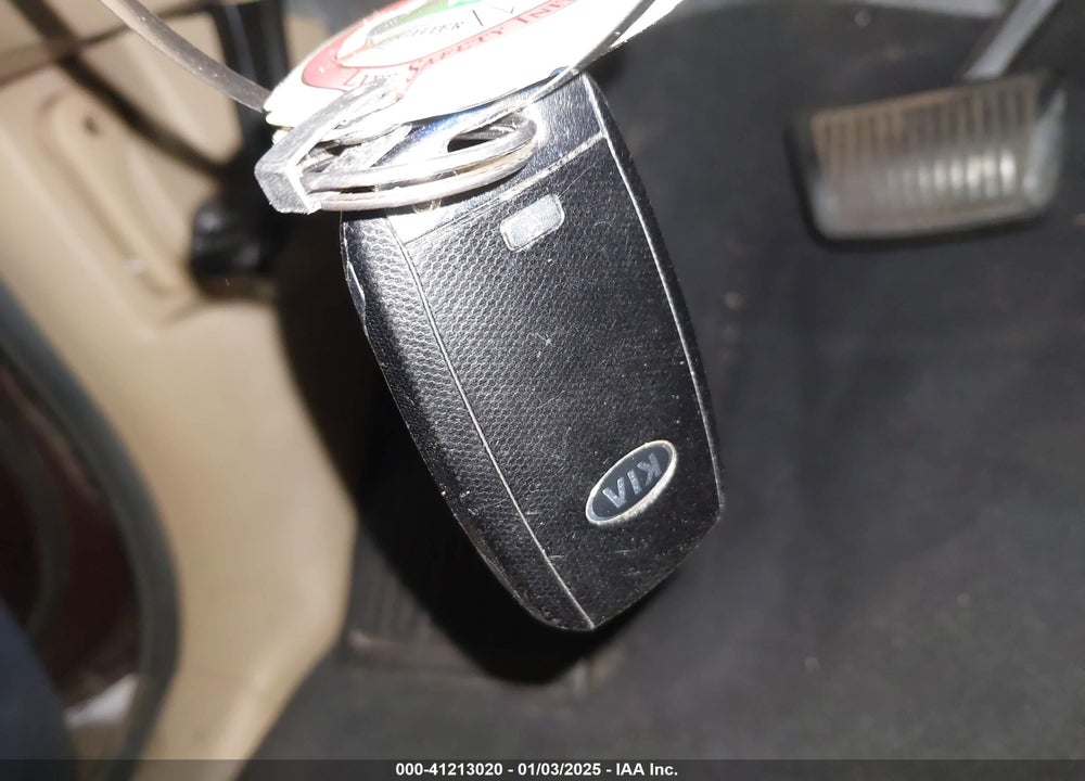 2015 KIA SEDONA VIN: KNDMC5C14F6020042