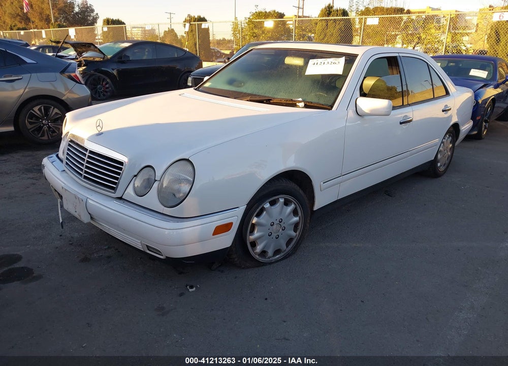 1998 MERCEDES-BENZ E 320 VIN: WDBJF65F3WA708408
