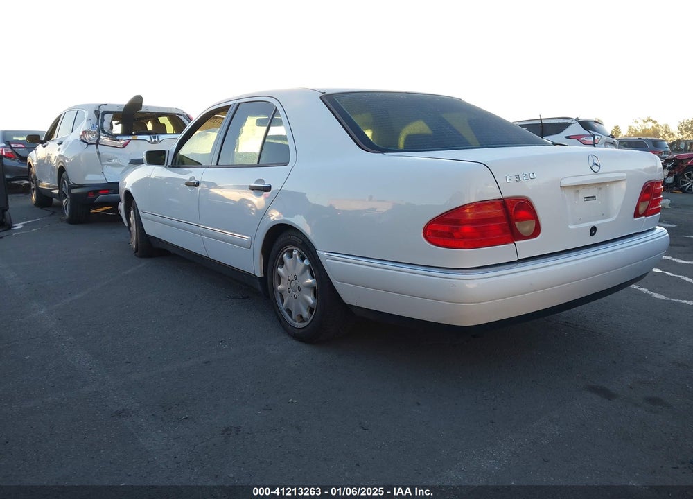 1998 MERCEDES-BENZ E 320 VIN: WDBJF65F3WA708408