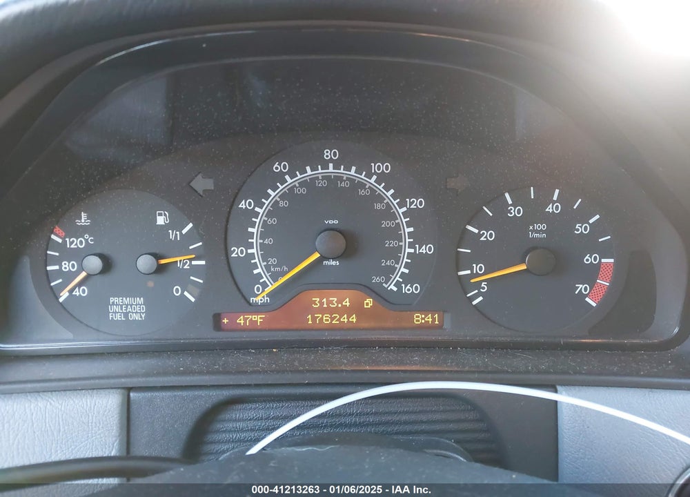 1998 MERCEDES-BENZ E 320 VIN: WDBJF65F3WA708408
