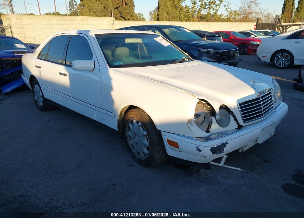 1998 MERCEDES-BENZ E 320 VIN: WDBJF65F3WA708408