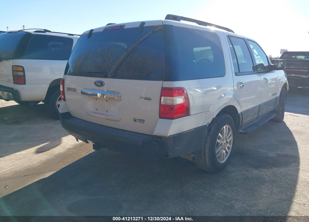 2007 FORD EXPEDITION XLT VIN: 1FMFU15597LA72201
