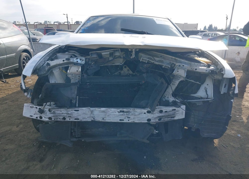 2019 CHRYSLER 300 VIN: 2C3CCABG9KH562695