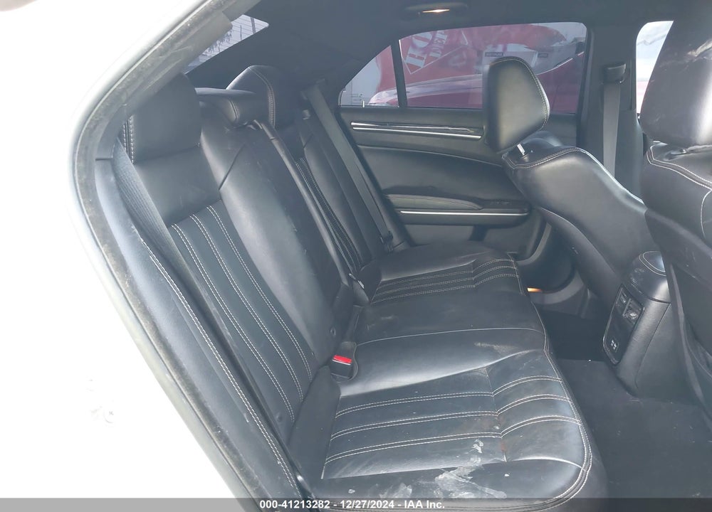 2019 CHRYSLER 300 VIN: 2C3CCABG9KH562695
