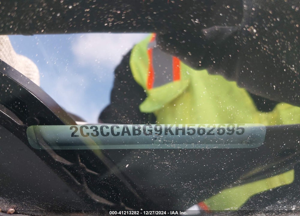 2019 CHRYSLER 300 VIN: 2C3CCABG9KH562695