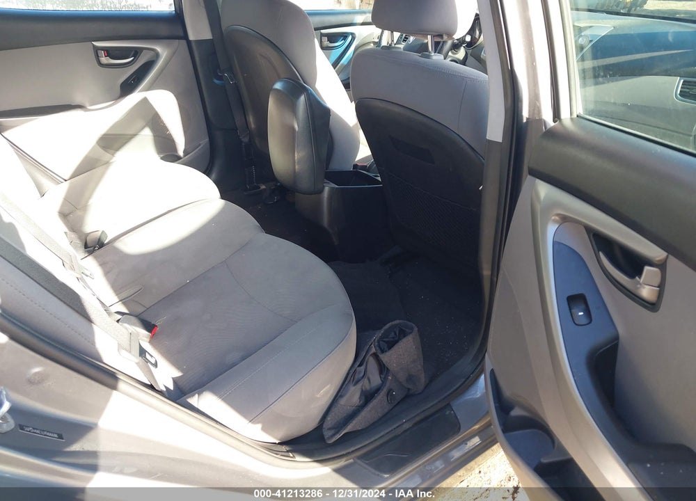 2014 HYUNDAI ELANTRA VIN: 5NPDH4AE1EH466686