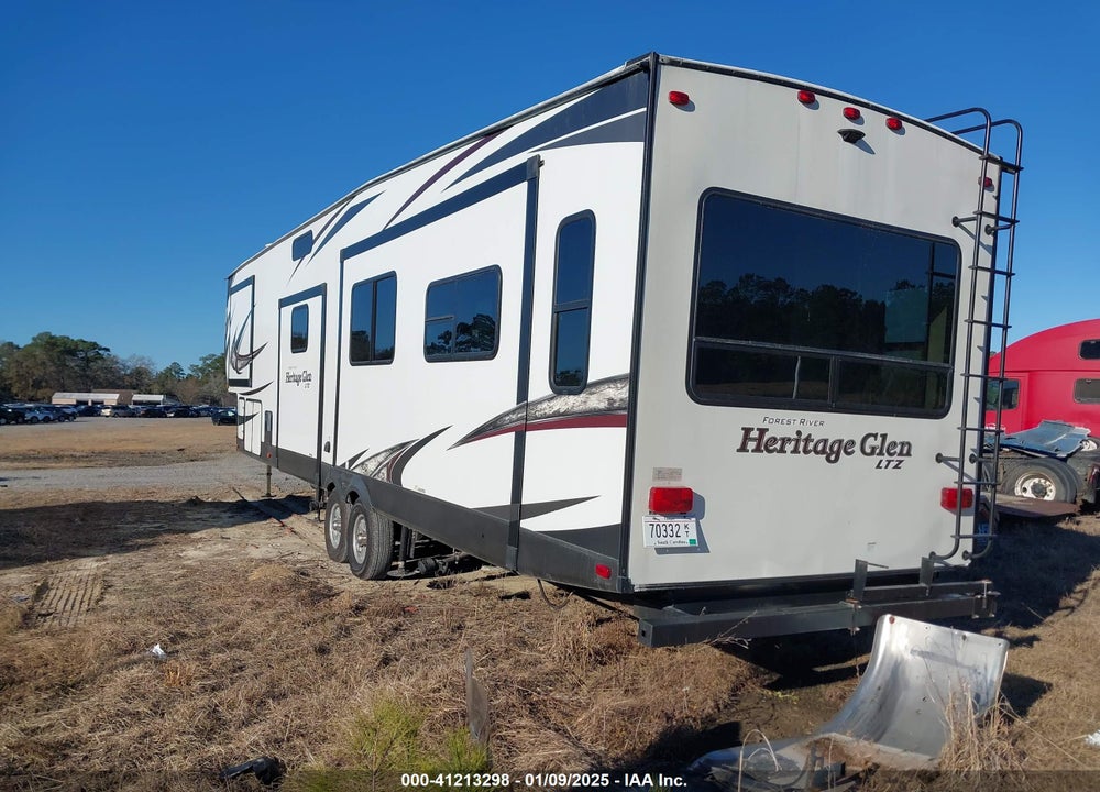 2018 WILDWOOD HRTG395RET VIN: 4X4FWBN27JV701793